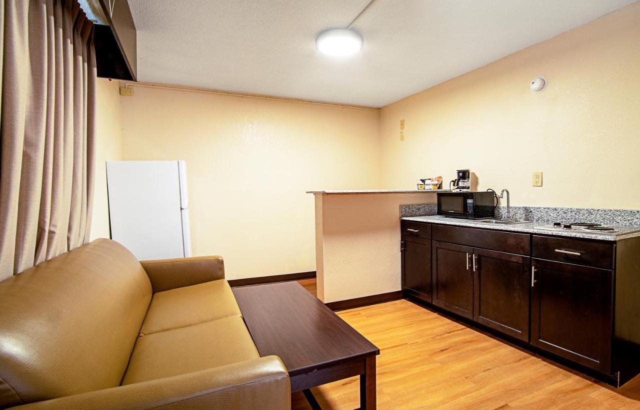 Red Roof Inn & Suites Greenwood, Sc Екстер'єр фото