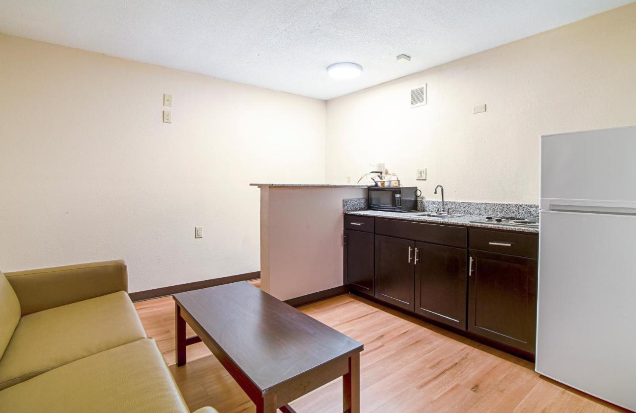 Red Roof Inn & Suites Greenwood, Sc Екстер'єр фото