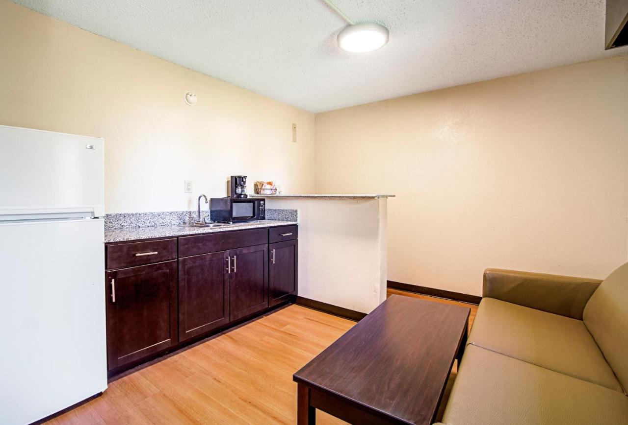 Red Roof Inn & Suites Greenwood, Sc Екстер'єр фото