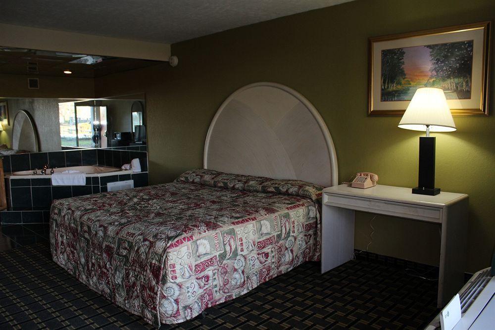 Red Roof Inn & Suites Greenwood, Sc Екстер'єр фото