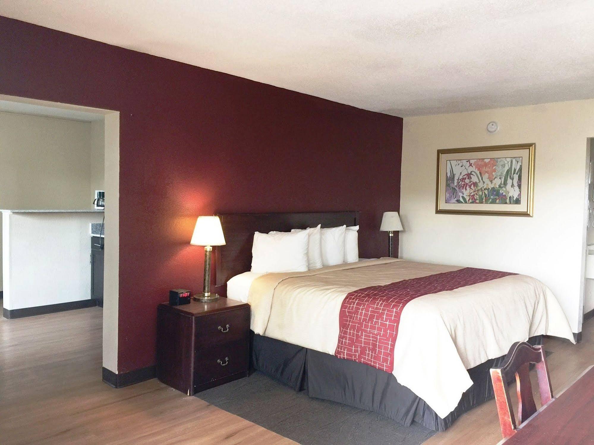 Red Roof Inn & Suites Greenwood, Sc Екстер'єр фото