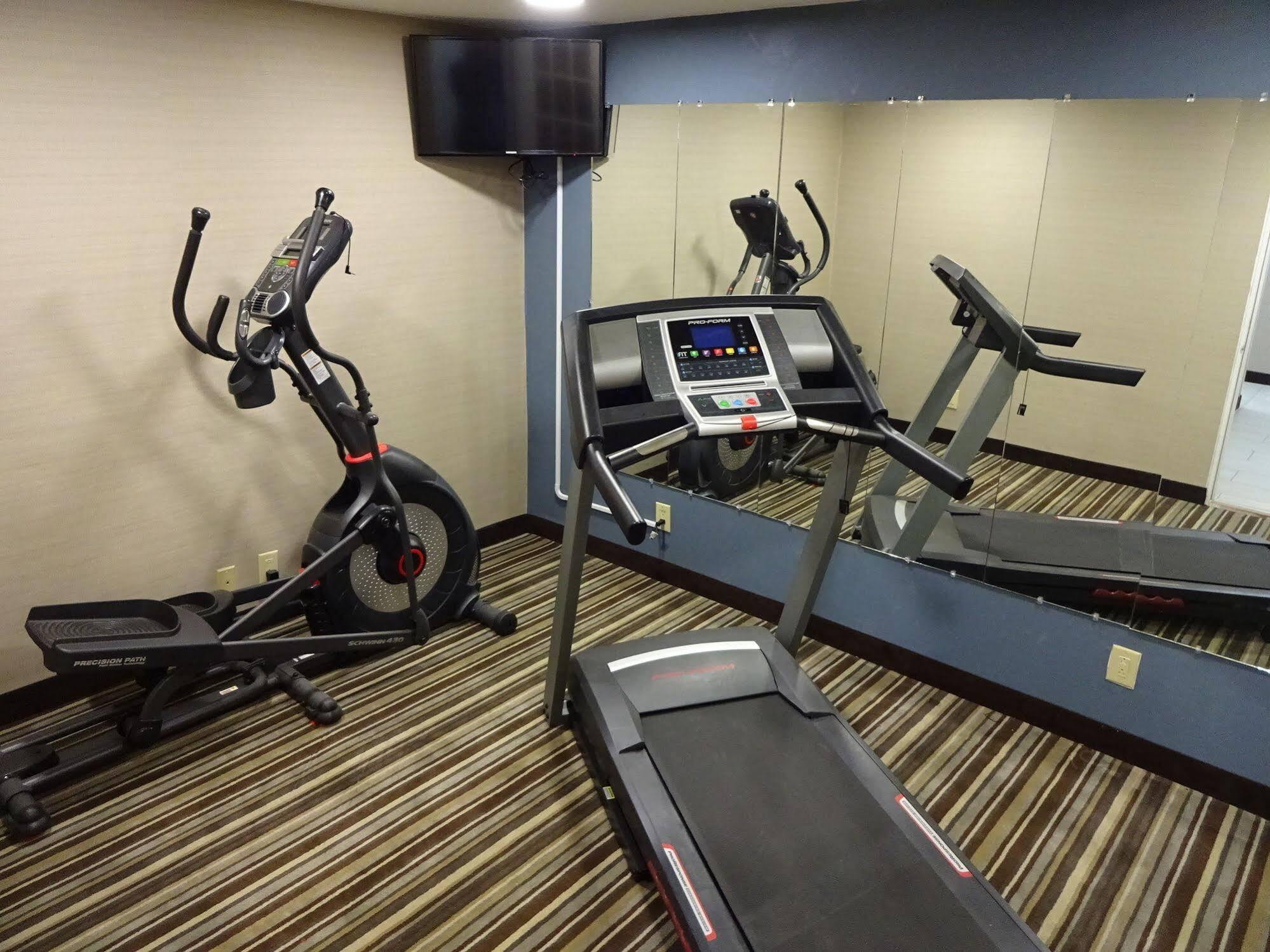 Red Roof Inn & Suites Greenwood, Sc Екстер'єр фото